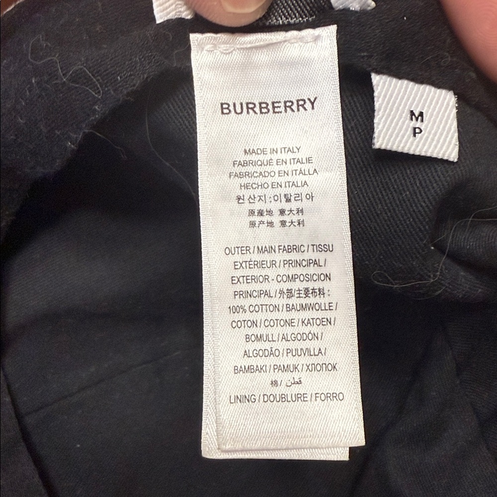 Burberry hat - Picture 5 of 7